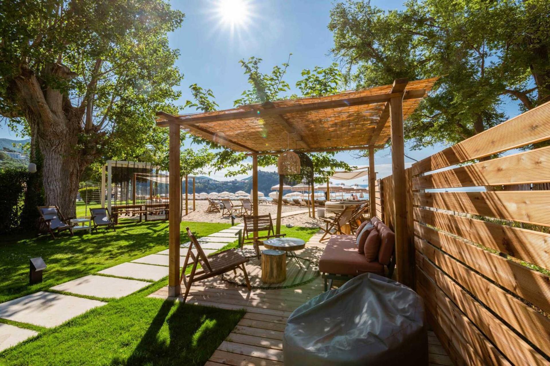 Отель Eterrano Seaside Retreat Парга Экстерьер фото
